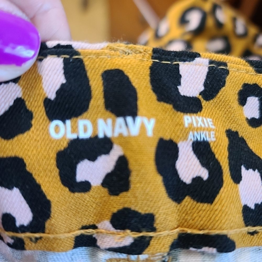 Old Navy Pixie Ankle Pants Leopard - image 5